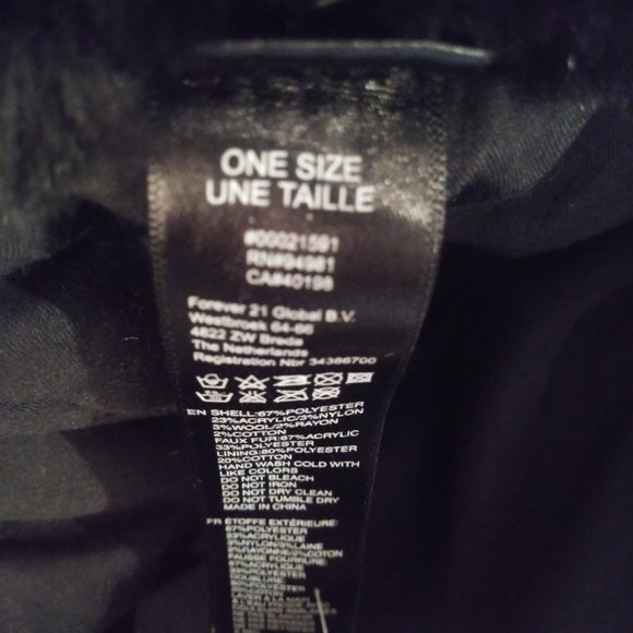 1854 Forever 21 Fur Trimmed Flap Cap NWT - Picture 4 of 5